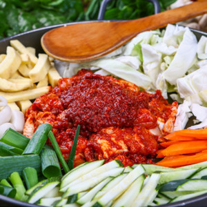 우리농 춘천 양념닭갈비 + 추가 소스